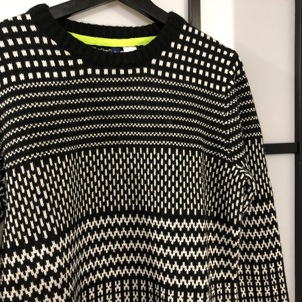 H&M/Divided Sweaters - Picture 2 of 4